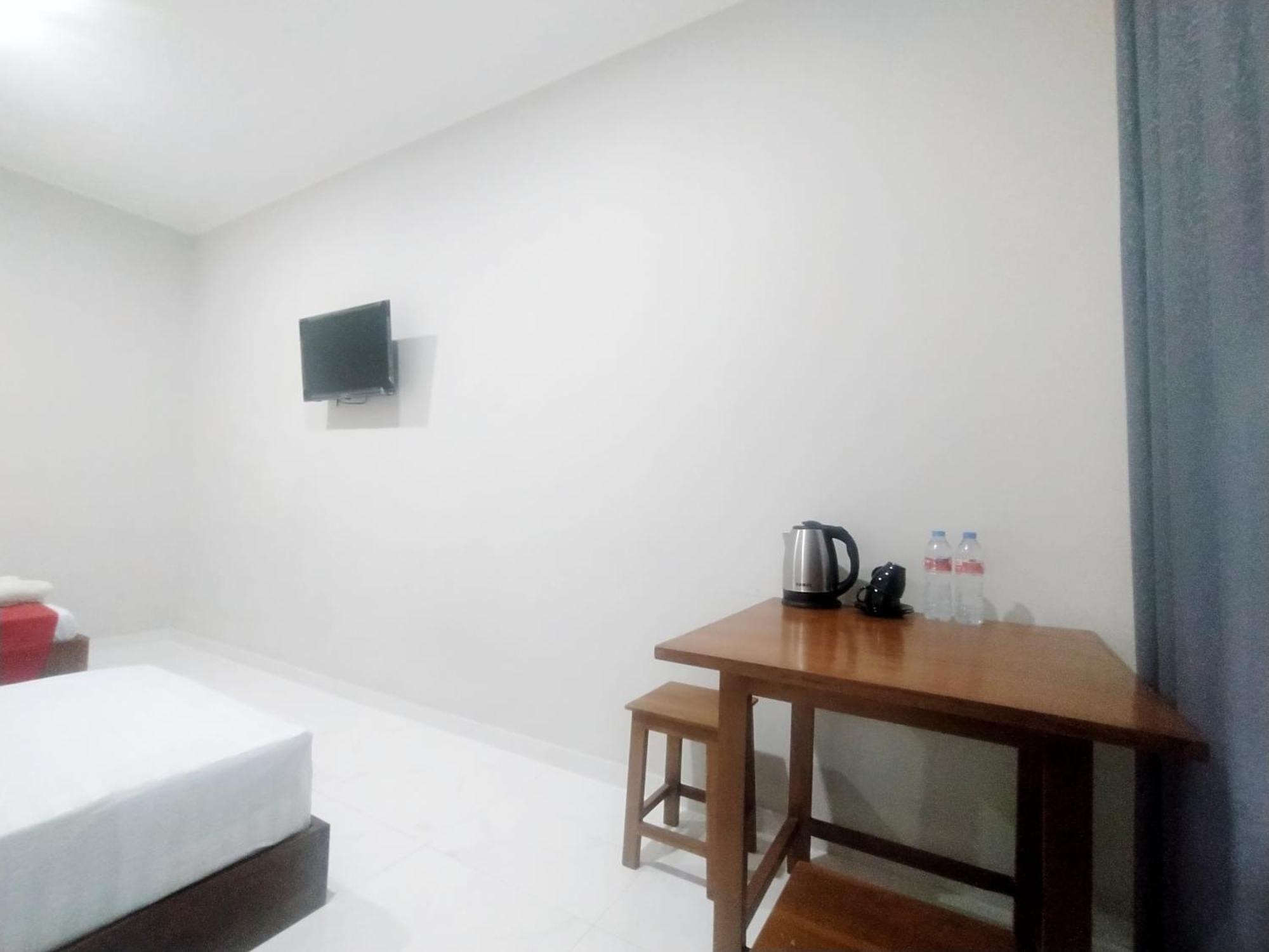Reddoorz Syariah Near Stasiun Purwokerto Hotel Exterior photo