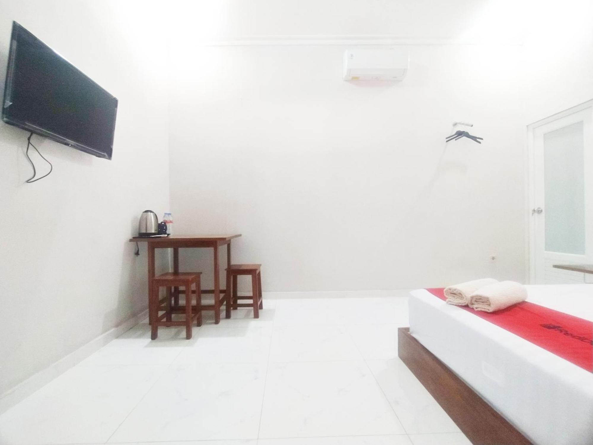 Reddoorz Syariah Near Stasiun Purwokerto Hotel Exterior photo