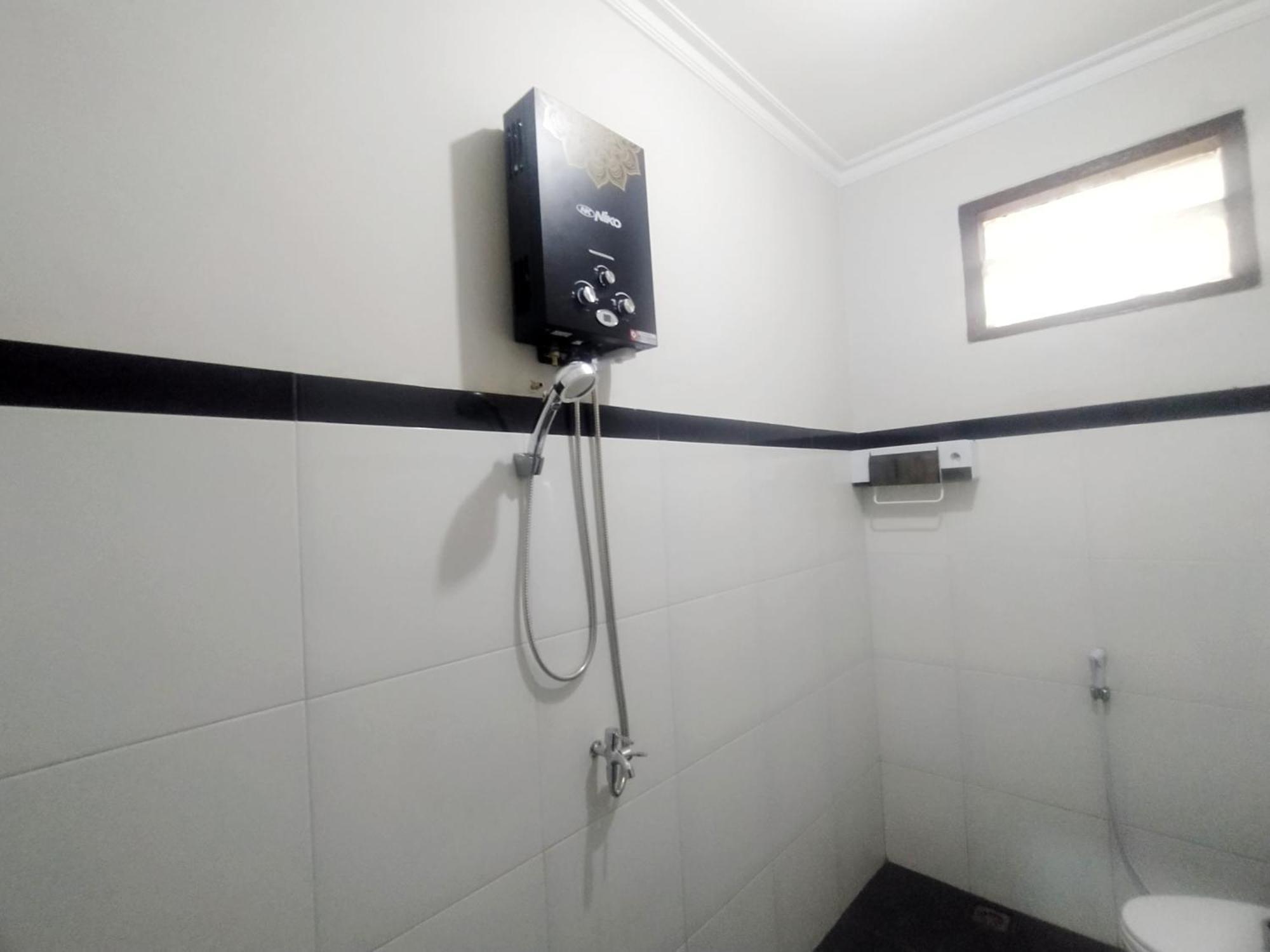 Reddoorz Syariah Near Stasiun Purwokerto Hotel Exterior photo
