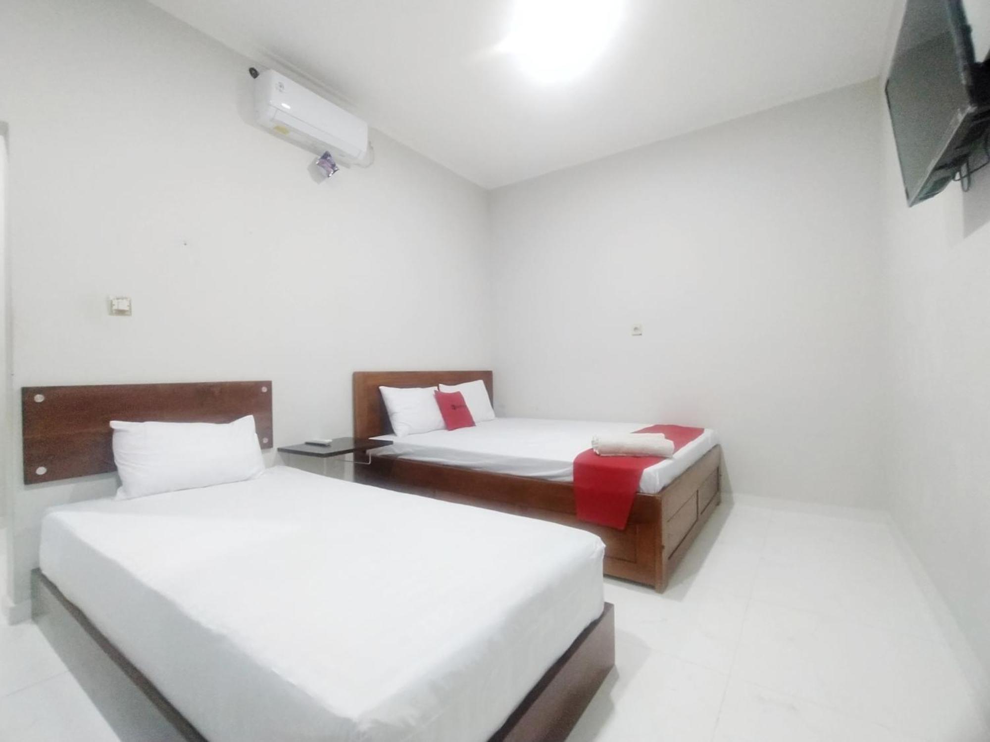 Reddoorz Syariah Near Stasiun Purwokerto Hotel Exterior photo