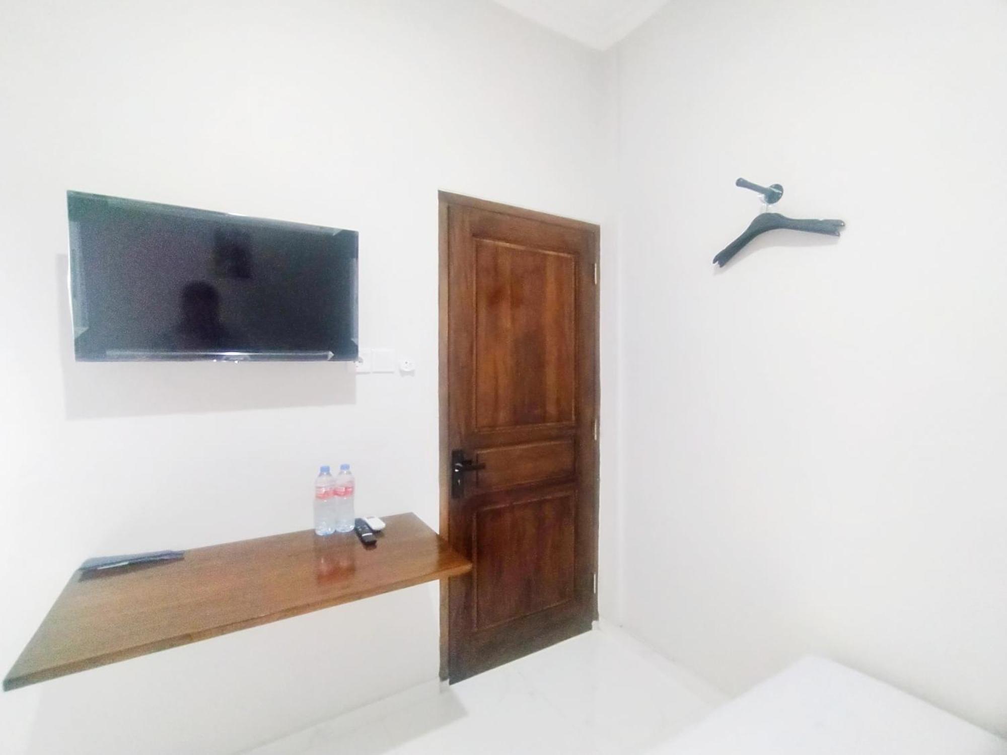 Reddoorz Syariah Near Stasiun Purwokerto Hotel Exterior photo