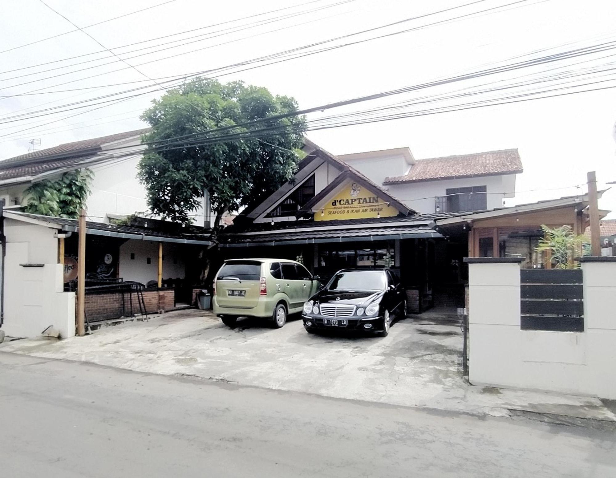 Reddoorz Syariah Near Stasiun Purwokerto Hotel Exterior photo